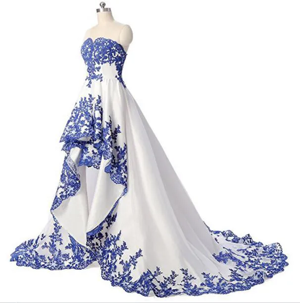 Białe i królewskie niebieskie aplikacje koronkowe wysokie niskie sukienki ślubne bez rękawów Krótki z przodu długi organza organza suknie ślubne High2241