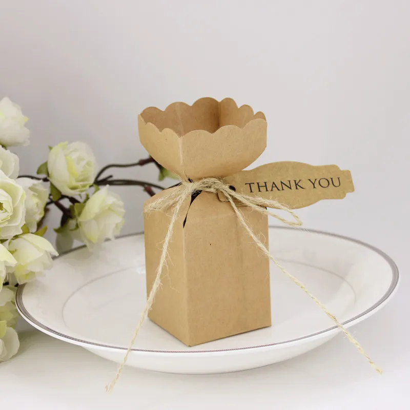 100PCS Kraft Paper Pillow Square Candy Box Rustic Wedding Favors Candy Holder Bags Wedding Party Gift Boxes with thank you tags250m