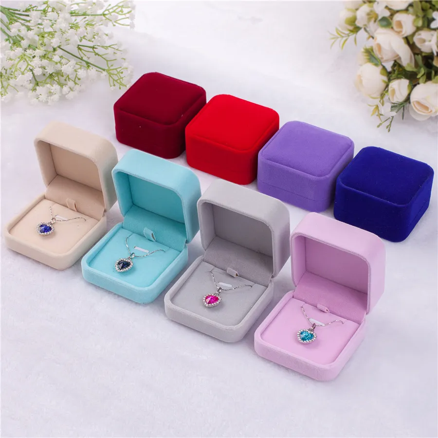 Cajas de joyería de terciopelo de moda en 11 colores, solo para collares pendientes, joyería de boda, embalaje de regalo, tamaño de exhibición 70mm * 70mm * 40mm