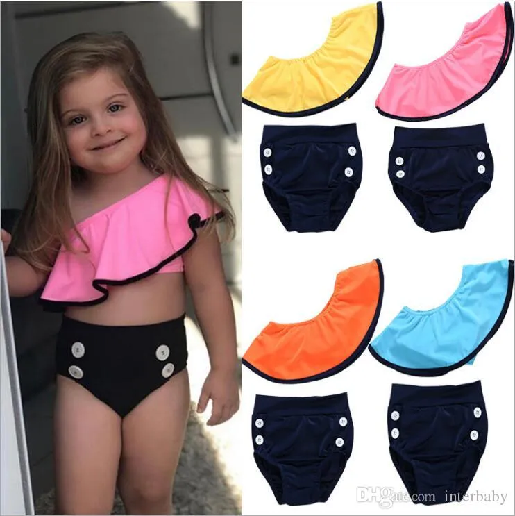 Barn baddräkt designer kläder tjejer snett axel bikini baby falbala baddräkt gröda toppar knapp trosor simma blöja täcker byp5420