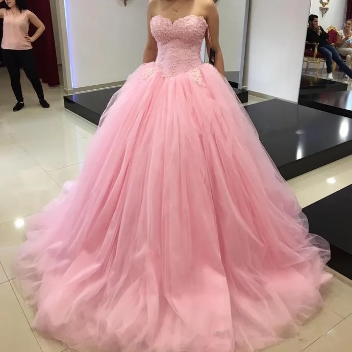 Księżniczka Różowa Suknia Balowa Quinceanera Suknie Sweet 16 Party Tutu Spódnica Sweetheart Ruffles Długość podłogi Tulle Plus Size Pageant Prom Dresses