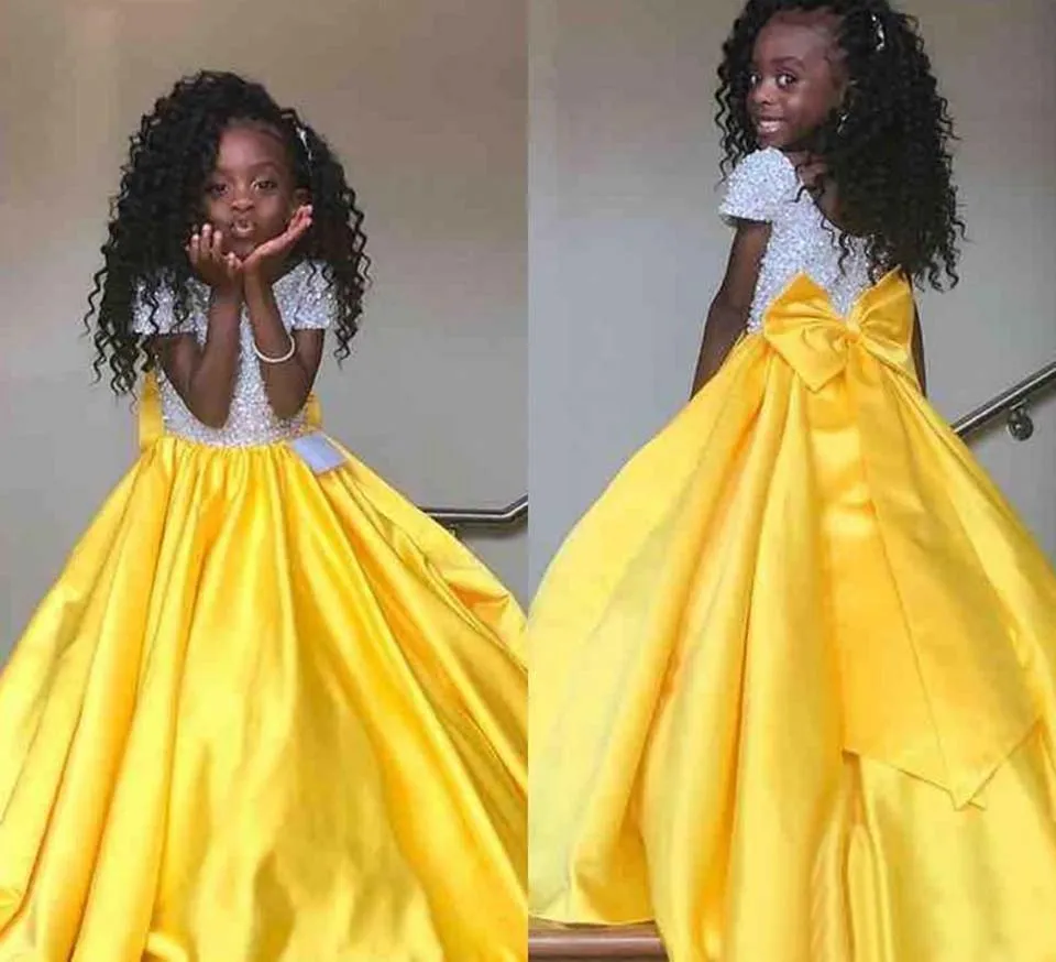 New Arrival Princess Yellow Girls Pageant Dresses Jewel Short Sleeve Sequins Satin Floor Length Cheap Kids Wedding Flower Girls Dresses