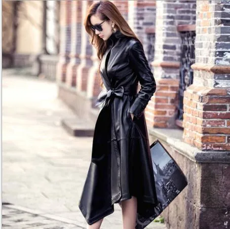 Très bonne qualité dames Slim Long en cuir Trench Coat 2017 nouveau style femmes moto en cuir manteaux longue veste femmes