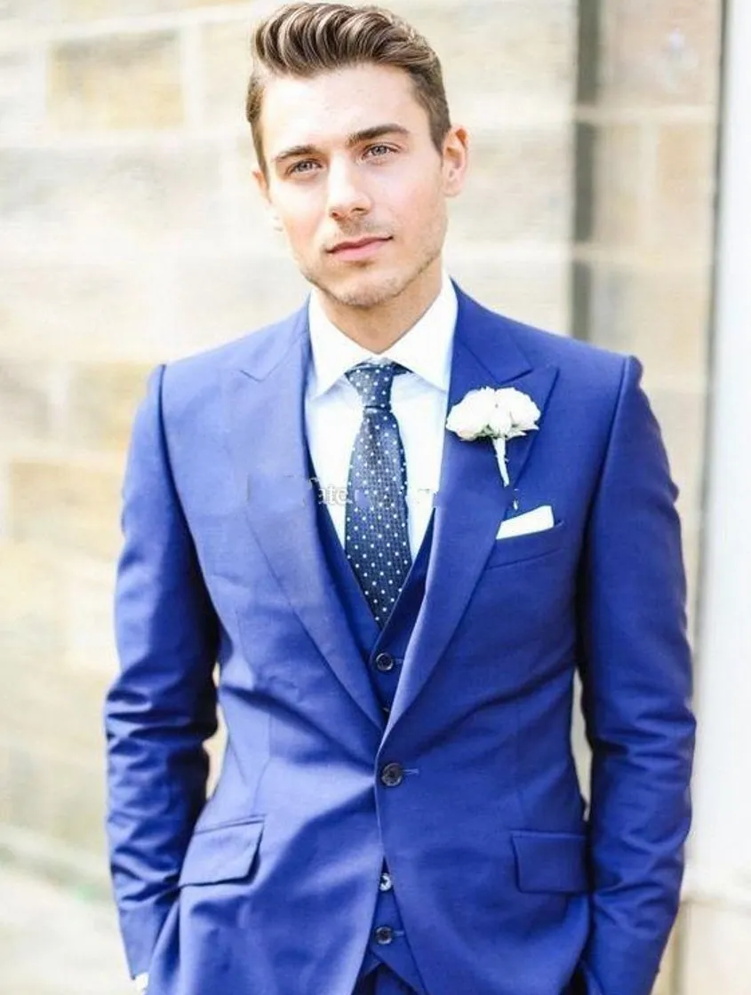 Eccellente smoking da uomo blu royal da sposa smoking da sposo con risvolto a picco moda uomo d'affari cena da ballo blazer (giacca + pantaloni + cravatta + gilet) 676