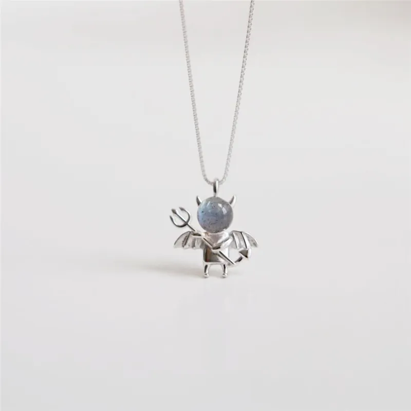 Moonstone Sweet Cute Little Devil Pendant Halsband 925 Sterling Silver Clavicle Chain Kvinna Smycken