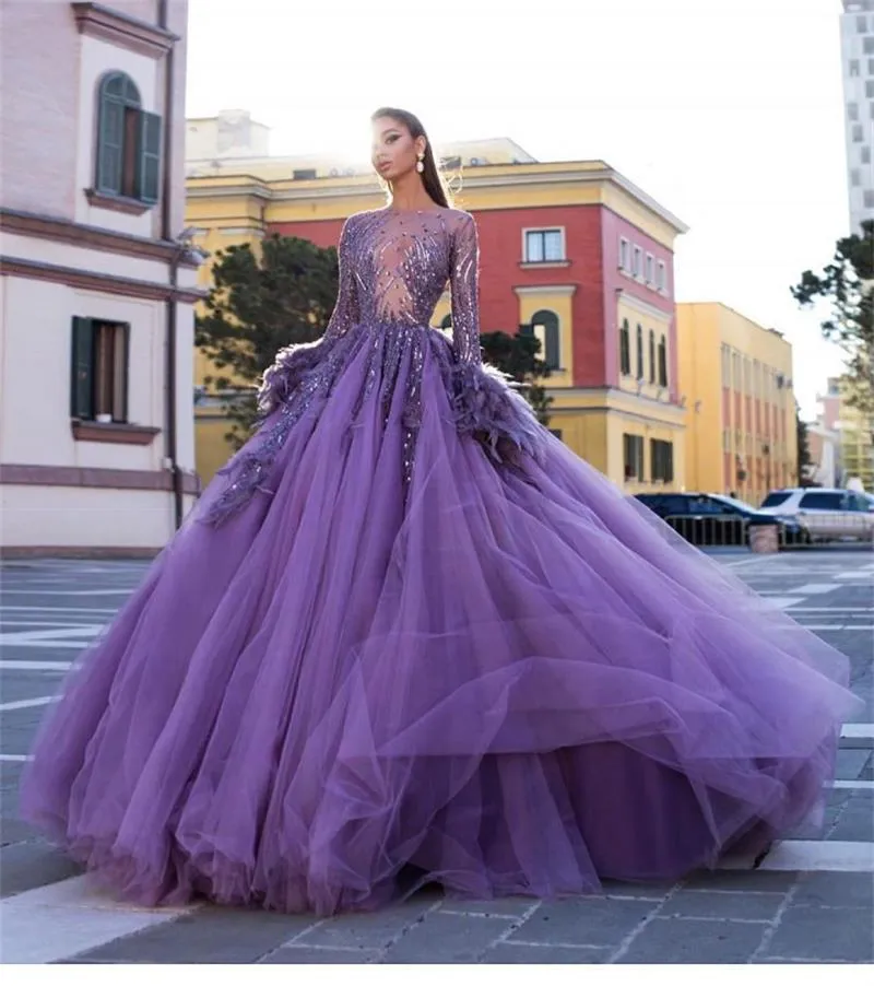 Abiti da sera viola con collo gioiello in pizzo con paillettes di piume con perline abito da ballo Sweep Train arabo Robe De Soiree su misura