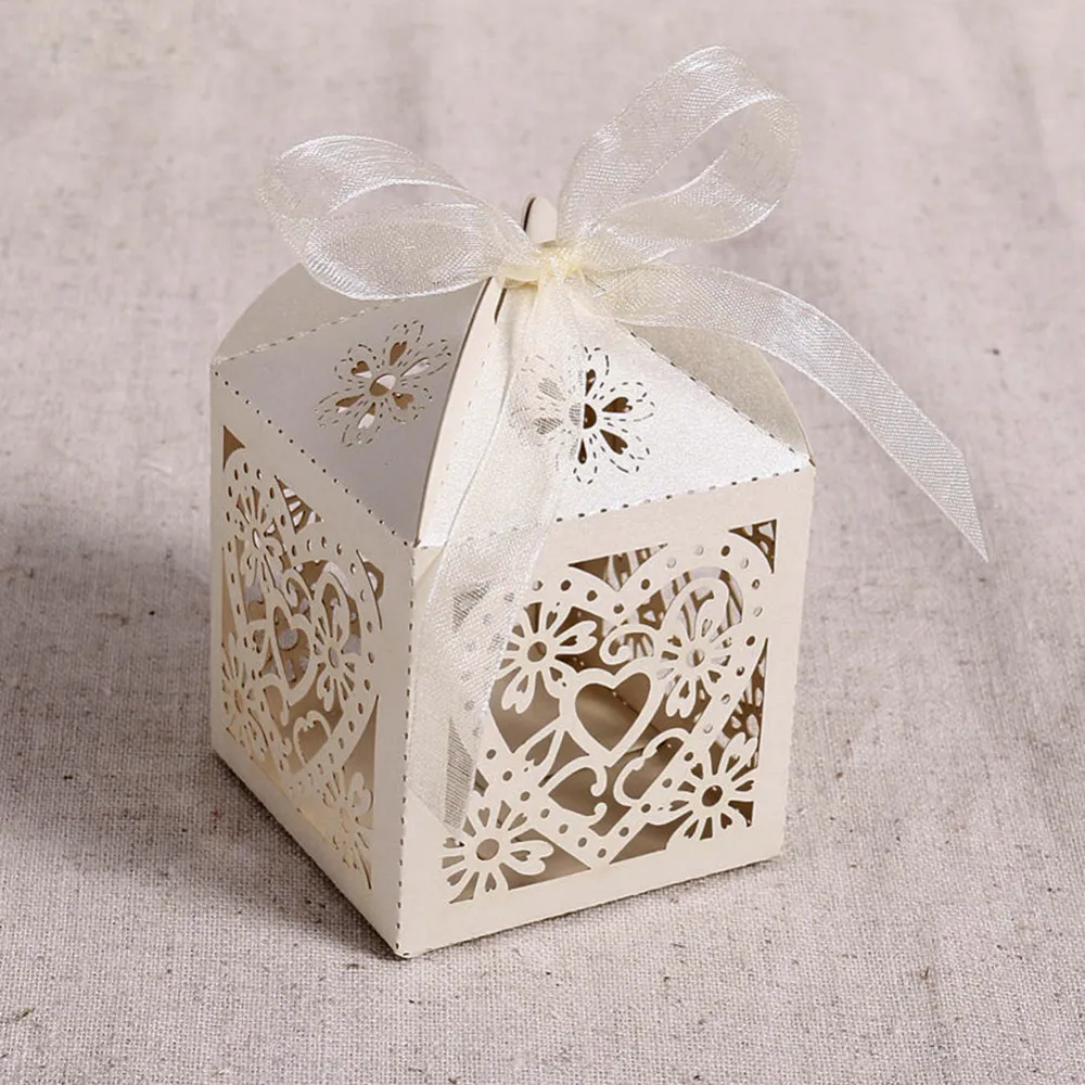 Wholesale Love Heart Laser Cut Hollow Carriage Favors Gifts Candy Boxes With Ribbon Baby Shower Wedding Party Supplies