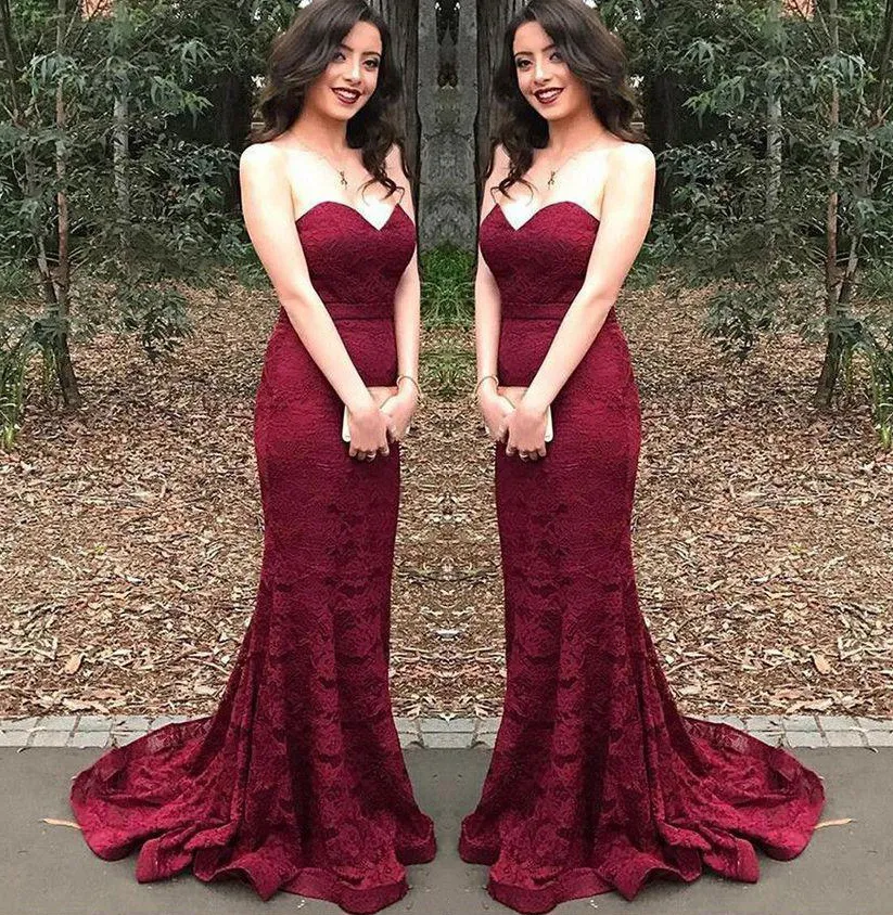 Moderna billiga långa brudtärna klänningar Burgundy Sweetheart Lace Mermaid Wine Maid of Honor Wedding Guest Dress Prom Party Gowns BD8901