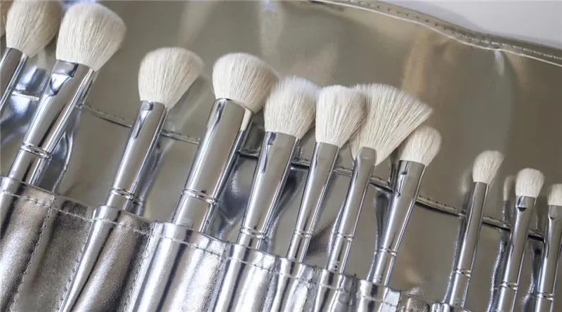 Kylie Jenner Makeup Brushes Silver Color Metal Tube Soft Hair Brushes Cosmetics Beauty Tools Toiletry Kit with Bag
