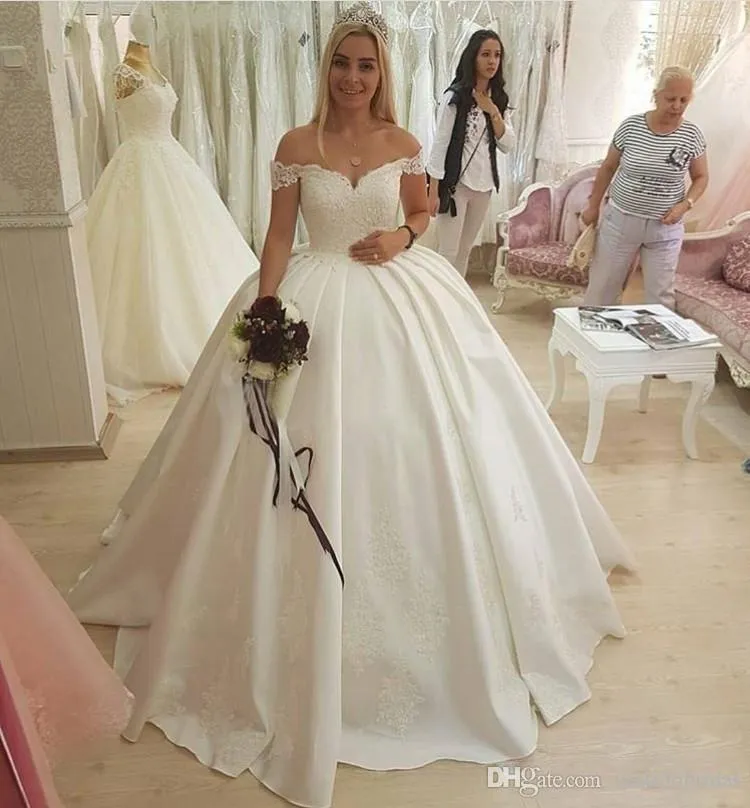 2018 Basit Ucuz Gelinlik Balo V Boyun Cap Kol Seksi Backless Düğme Batı Çin Gelin Kıyafeti Artı Boyutu Vestido de Noiva