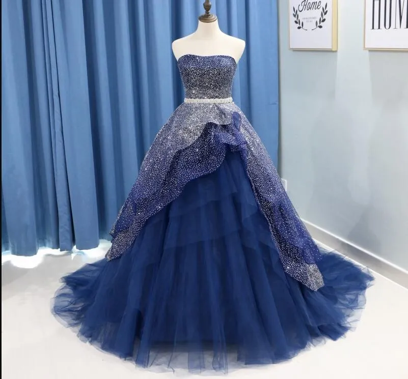 العين فاتن مضيء Quinceanera فساتين الكرة بثوب المتتالية الكشكشة كريستال حمالة حزام مسابقة ملكة الحفلة الراقصة Vestidos دي حزب اصطياد