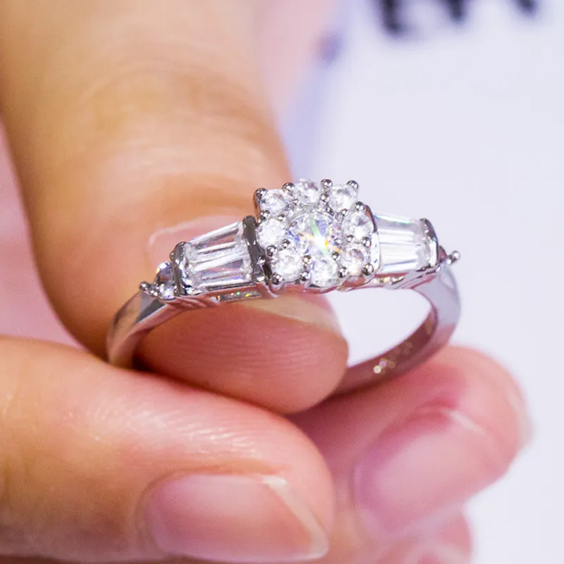 Groothandel-Simple Wild Flower Zirkoon Dames Ring Geplated Silver Micro Diamond Studs Ring Love Gift