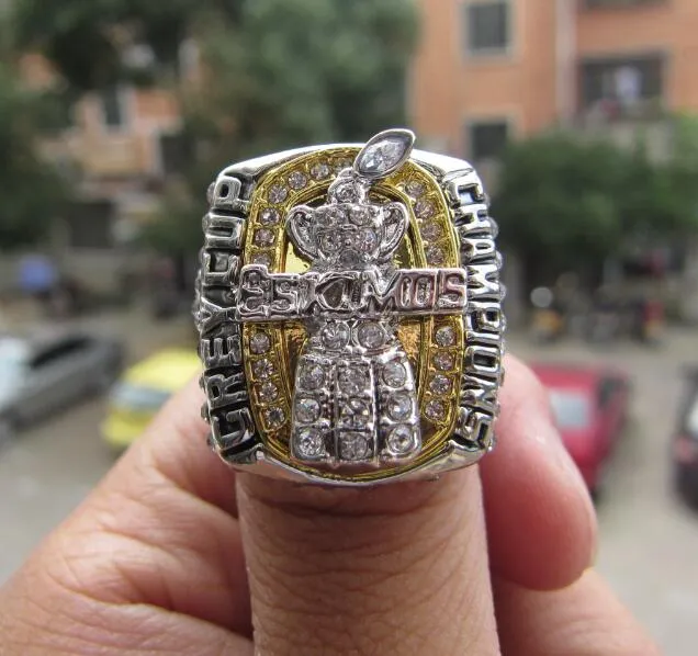 2005 Edmonton Eskimos The Grey Cup Team Championship Ring con scatola di legno da uomo Sport Fan souvenir regalo all'ingrosso 2024