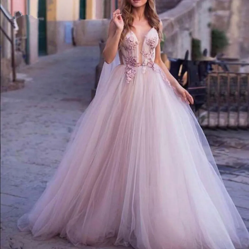 Románticos vestidos de noche florales de lavanda 2019 con capa larga de tul cinta Lave vestidos de graduación vestido de fiesta sin espalda Abendkleider