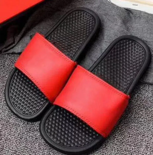 Pantofole estive classiche Uomo Donna Fashion Designer Slides Sandali da spiaggia Pantofola casual 183k Taglia 36-45 Alta qualità