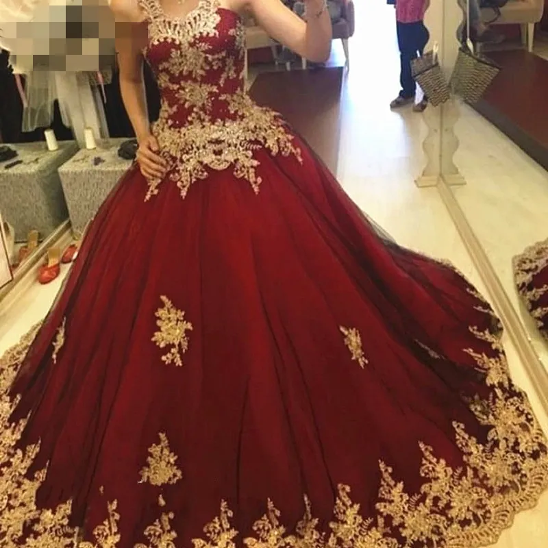 Guld Broderad Quinceanera Prom Klänningar Billiga Bullklänningar 2019 Spaghetti Lace-up Sweet 16 Dress Party Ball Gowns Vestido de Novia