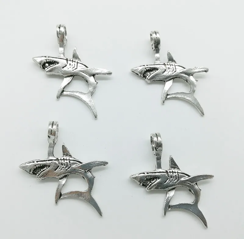 20 pcs/Lot gros requin animaux alliage pendentif à breloque rétro bijoux bricolage porte-clés ancien pendentif en argent pour Bracelet boucles d'oreilles 36x33mm