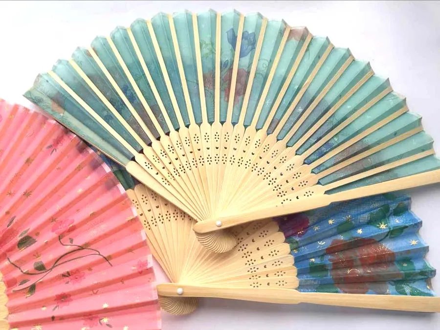 Groothandel 2019 Nieuwe partij 20x Chinese zijde vouwen bamboe hand fan fans kunst handgemaakte bloem