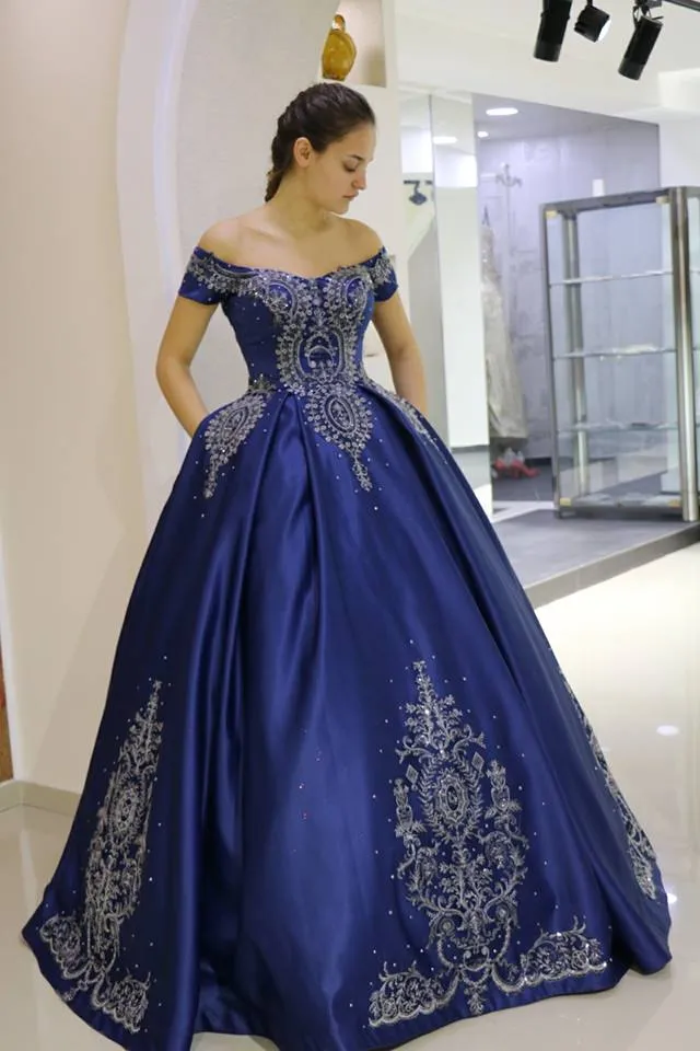 الملكي الأزرق الكرة ثوب قبالة الكتف حزب فساتين quinceanera 2019 أنيقة الشظية التطريز مساء ثوب حفلة موسيقية فساتين مع الخرز