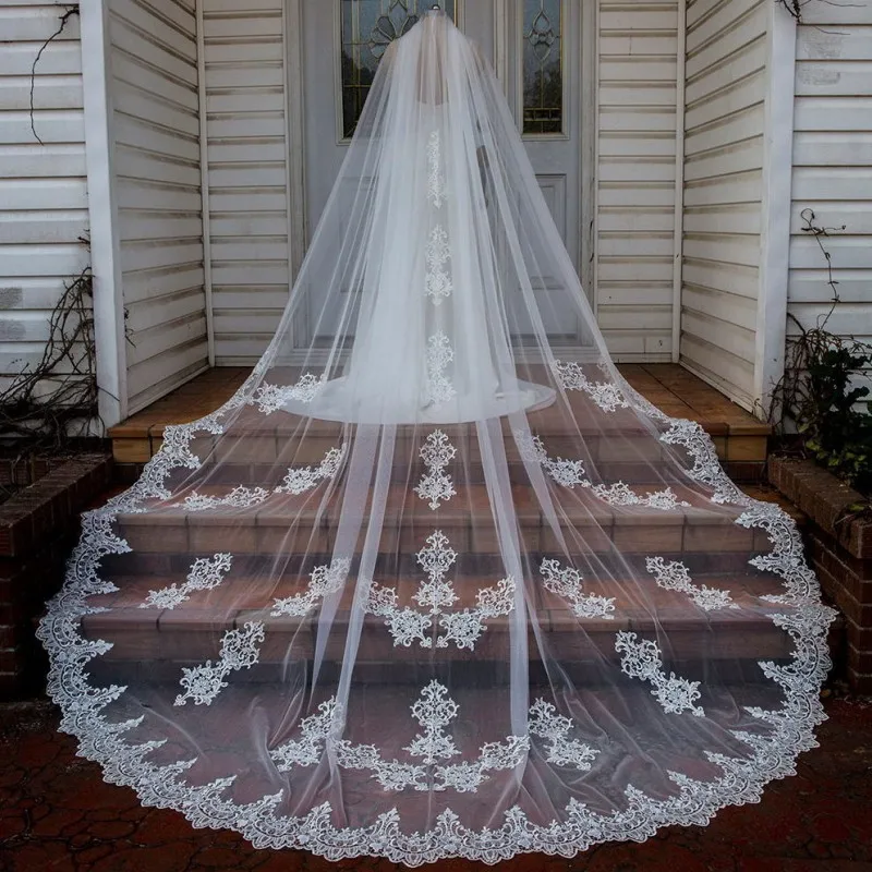 Alta Qualidade 2019 Wedding Veil Lace Appliqued Single Layer Véus Noiva com Pente 3 Metros Longo Capela Mais Barato Comprimento Branco Veil de Marfim