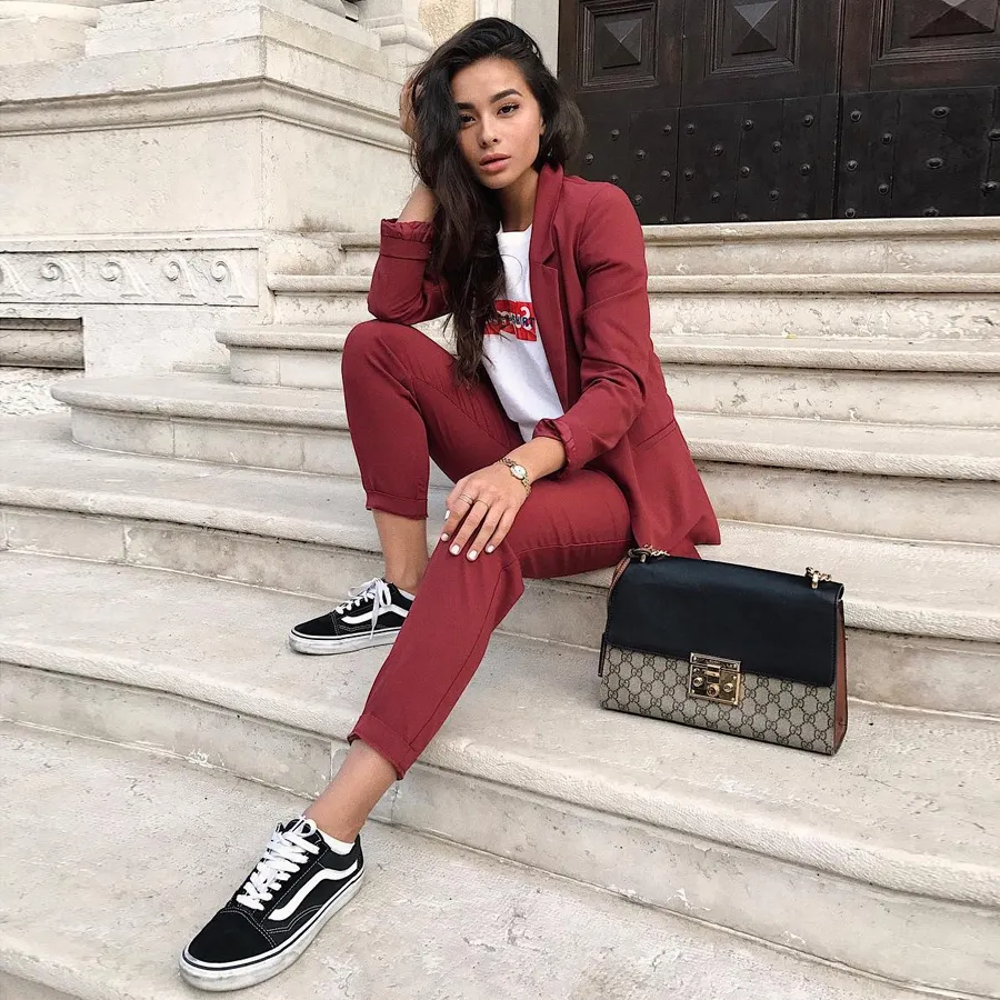 Costumes de bal pour femmes bordeaux, revers cranté, tenue d'invité de mariage pour dame, smoking deux pièces, blazer formel de soirée, veste et pantalon sur mesure