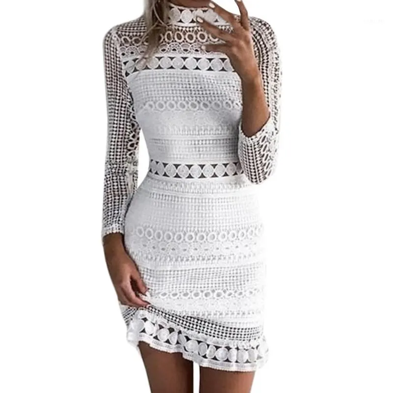 Été évider robe en dentelle blanche femmes col roulé à manches longues Sexy Mini robe courte plage femme vestidos 20181