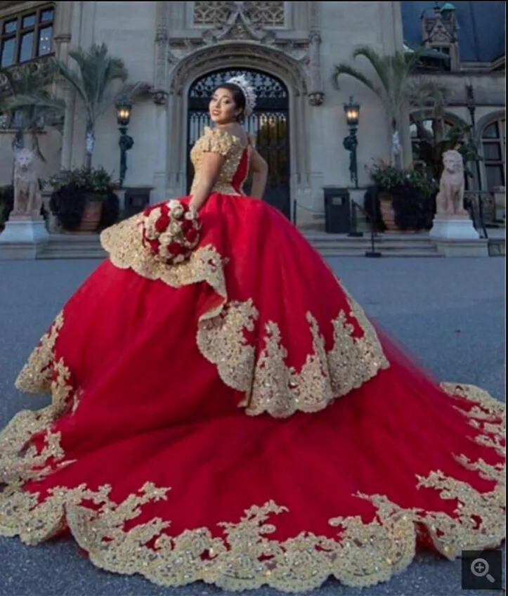 Applique in oro rosso Abiti da 15 anni Abiti Quinceanera 2020 Spalla fredda Strati di pizzo con perline di cristallo Abiti da ballo principessa Prom Sweet 16