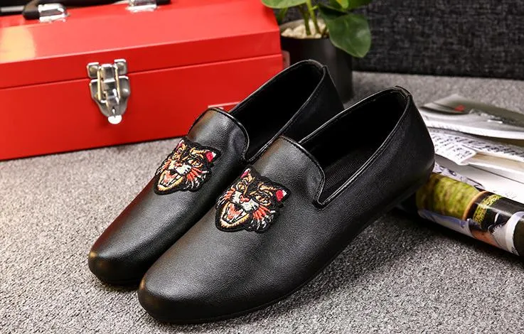 Men`s Casual shoes Flat Men Shoes Waterproof Breathable Loafers Men Genuine Leather Moccasins Comfortable Hot Sale