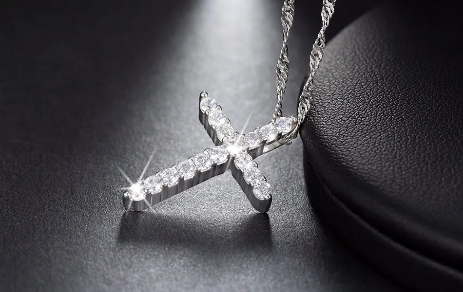 Silver Color Cross Pendant Halsband med Österrike Crystal Zircon Allergy Free Women Halsband Bröllop Smycken WN56