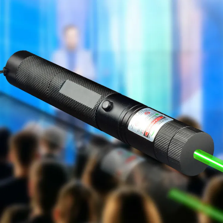 Green Laser Pointter Pen Ajustável Foco Aceso Fósforo Lazer 303 Estrela Keyed 22mmx158mm (não incluído bateria) 200pcs / lote Crexpress