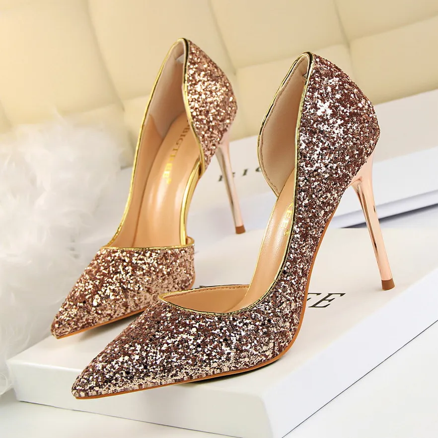 2019 Scarpe da sposa brillanti per la sposa Tacco a spillo con paillettes Prom Banchetto Tacchi alti Plus Size Scarpe a punta 4 colori Scarpe da sposa259F