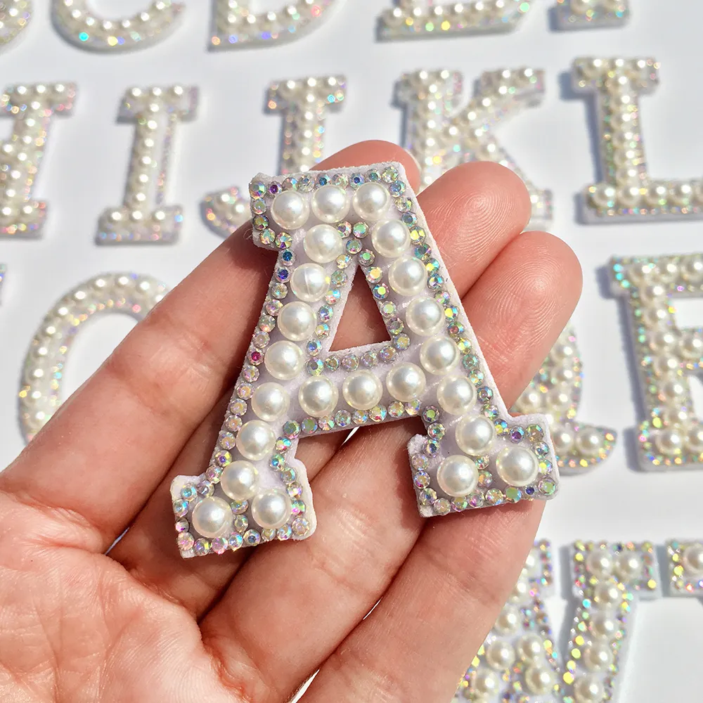 A-Z 진주 모조 다이아몬드 영어 편지 봉합 패치 Applique 3D 수제 편지 구슬 DIY 패치 귀여운 편지 패치