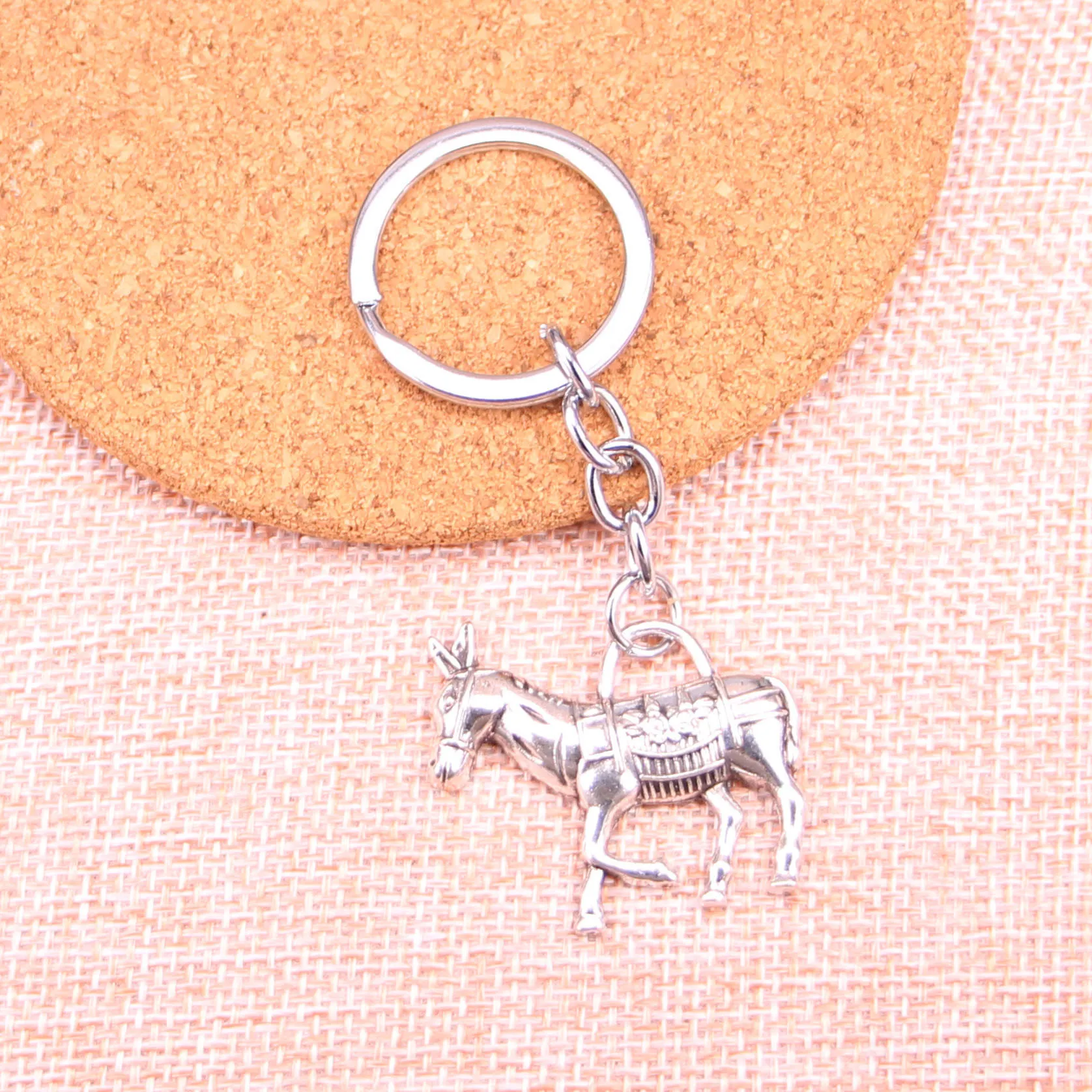 33*Kichain Burro de Donkey de 30 mm, novo Fashion Mody Metal Keychain Giftship Jewellery