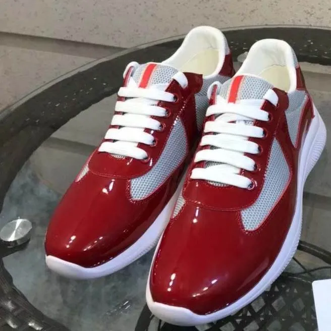 2020 new Mens Red Casual Comfort Shoes British Designer Man Leisure Shoes Shiny Patent Leather with Mesh Breathable