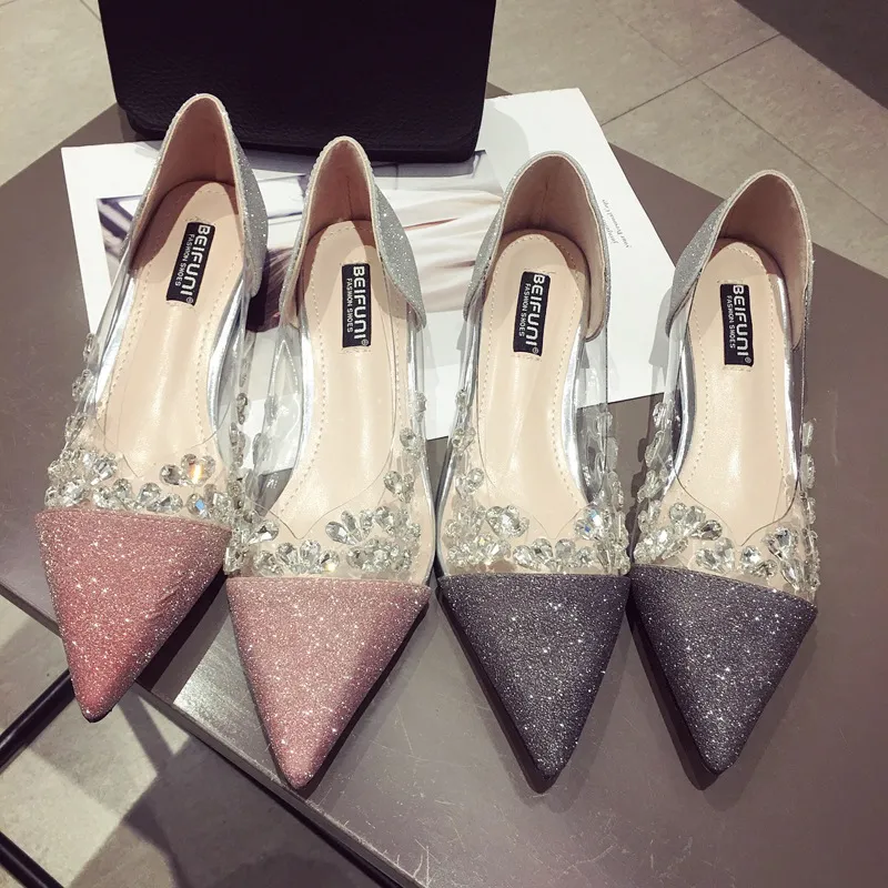 Nouveau Designer Femmes Chaussures avec des sandales pointues en cristal Sparkle Sequin Flatforms Mariage Chaussures de mariée baskets 2019