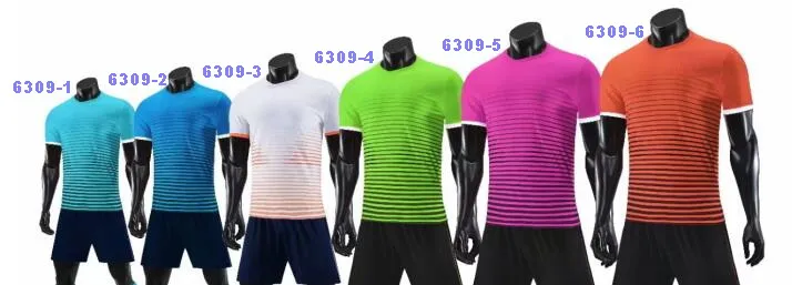 Kişiselleştirilmiş boş Futbol Formaları Setleri, Özel Takım Futbol Formaları Şort Ile Tops, moda Eğitim Koşu Forması Setleri Kısa, futbol üniforma