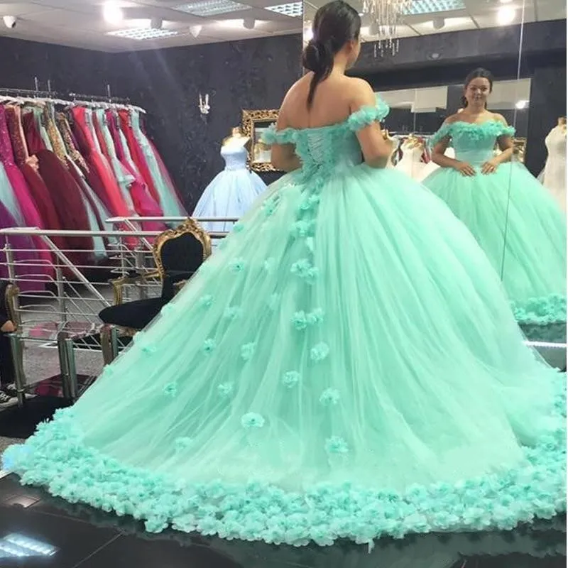 2020 мятный зеленый Quinceanera бальное платье с плеча кружева 3D розы цветы сексуальный корсет назад развертки поезд тюль выпускного вечера вечерние платья