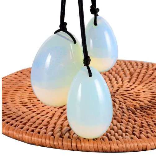 Jade Egg Set Drill Opalite Yoni Egg Mineral Quartz Stone Healing Massage Boll Kegel Övning Pelvic Floor Muskel för Kvinnor