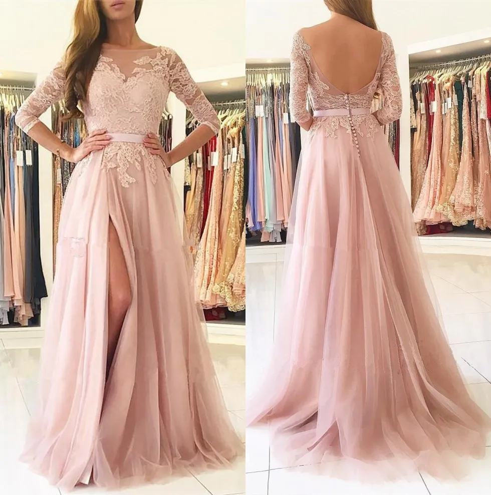 Split Blush Pink Bridesmaids Dresses 2019 Sheer Neck 3/4 långa ärmar Applices Lace Maid of Honor Country Wedding Gästklänningar Billiga