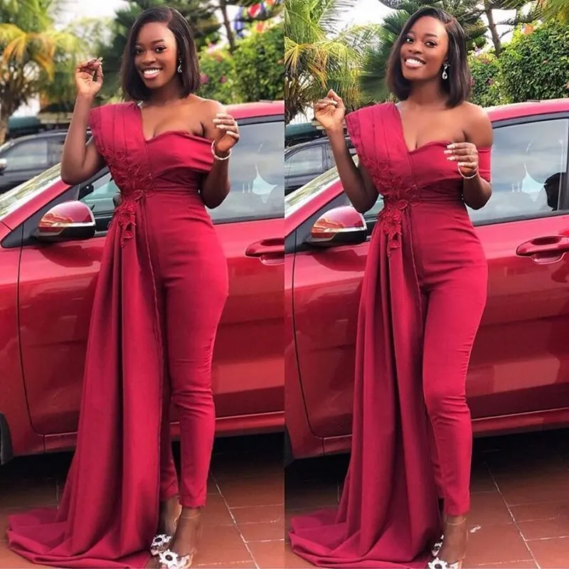Black One Shoulder Evening Jumpsuits With Sleeves With Applique