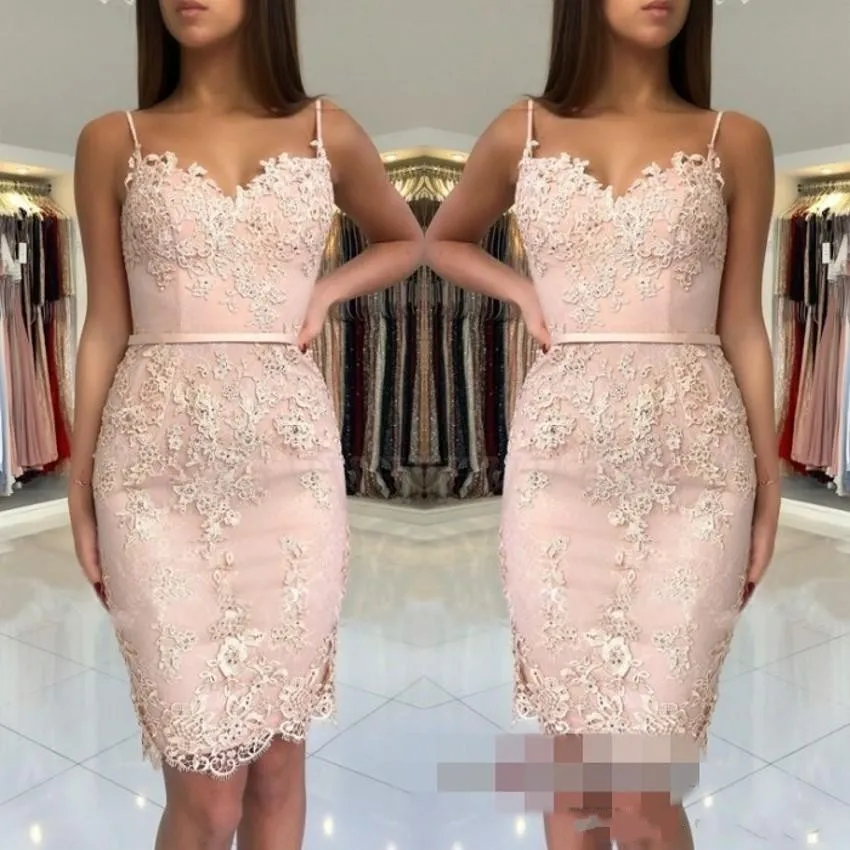 2020 Court Mini Blush Rose Robes De Bal Bretelles Spaghetti Chérie Dentelle Appliques Gaine Plus La Taille Fête Graduation Robes De Cocktail