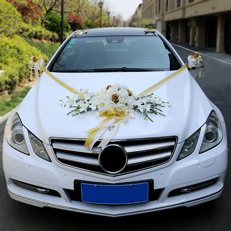 Schöne Hochzeit Auto Dekoration Lizenzfreie Fotos, Bilder und Stock  Fotografie. Image 36917516.