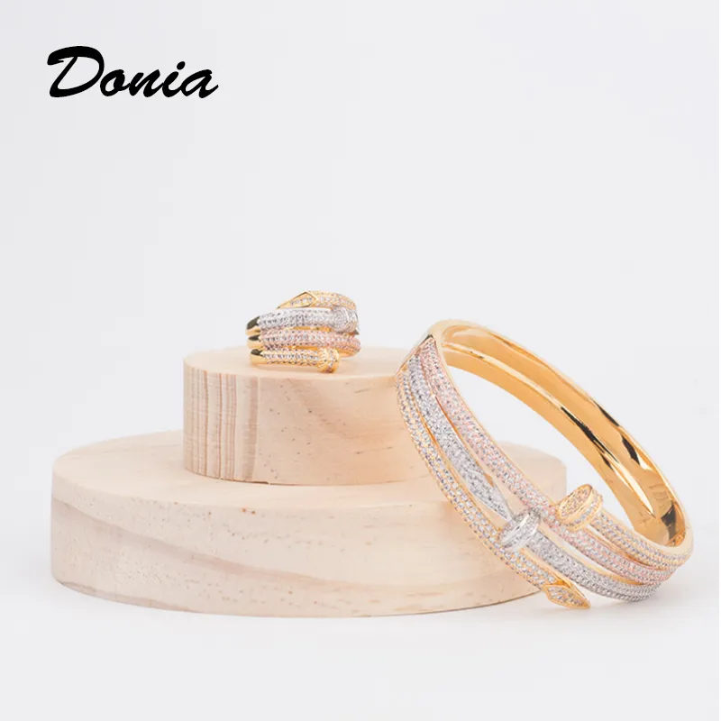 Donia Smycken Lyx Bangle European och American Fashion Eximded Classic Big Nails Micro-Inlaid Zircon Bracelet Ring Set Kvinnors Designer Gift