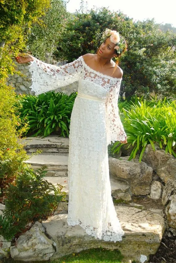 Bohemian Long Sleeve Plus Size bridal gown - 1980s Full Lace Style for Spring Weddings - Affordable Robes de Soire