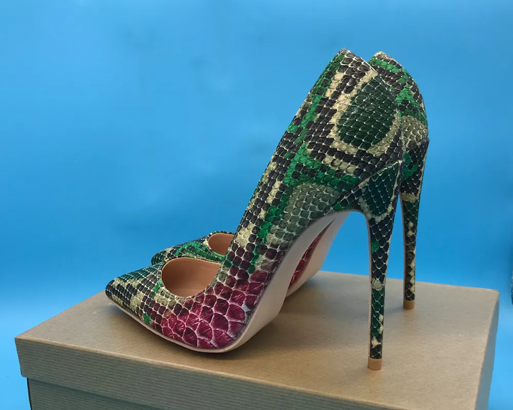 Green snakeskin heels hi-res stock photography and images - Alamy