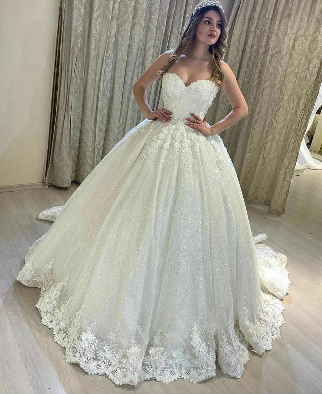 Save Big on Bulk Strapless Corset Lace Wedding Dress Strapless Wedding  Dresses Lace Up Corset Bridal Ball Gowns Sweetheart Puffy Lace Appliques