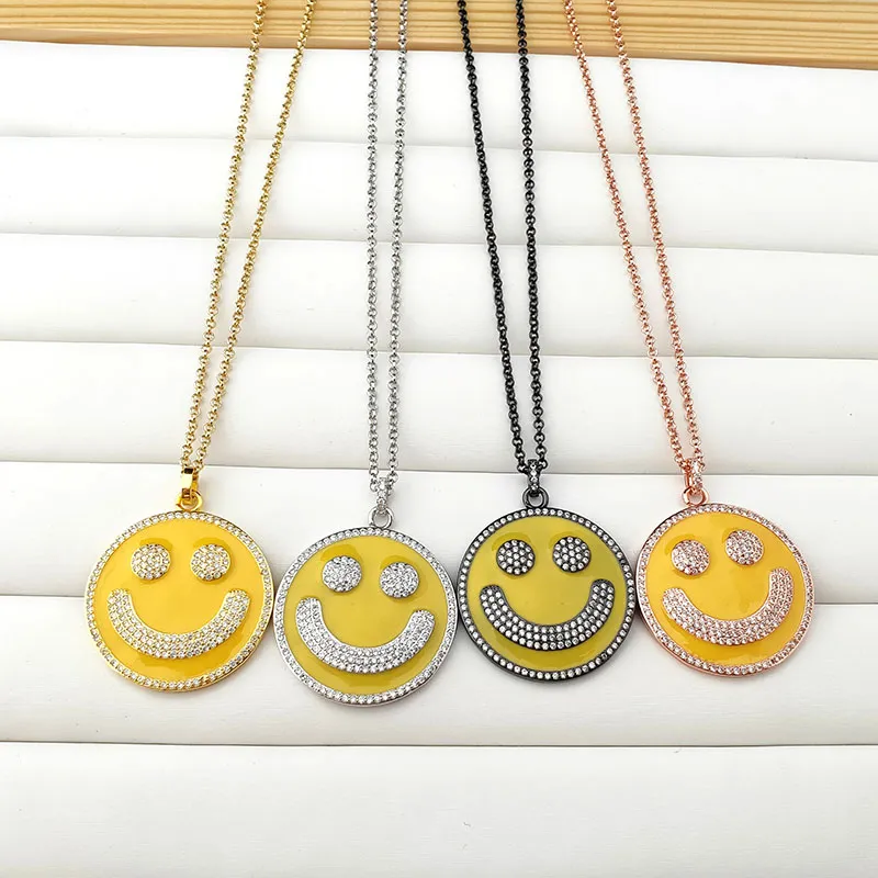 Nowy Design Smile Face Charm Naszyjnik, CZ Micro Pave Yellow Emalia Okrągły wisiorek dla kobiet Prezent NK488