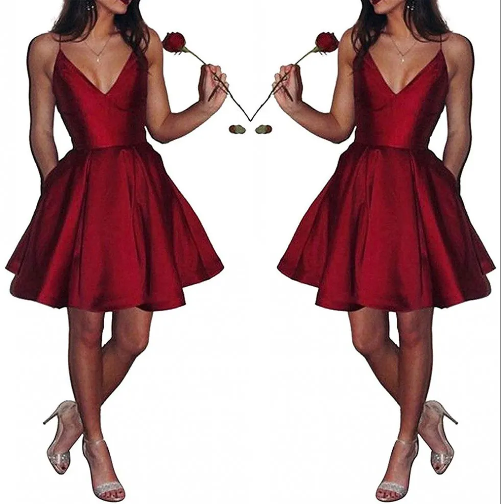 V Hals Satin Korta Homecoming Klänningar Sexiga Spaghetti Straps En Linje Knä Längd Formell Party Gowns Short Prom Klänningar BM0448