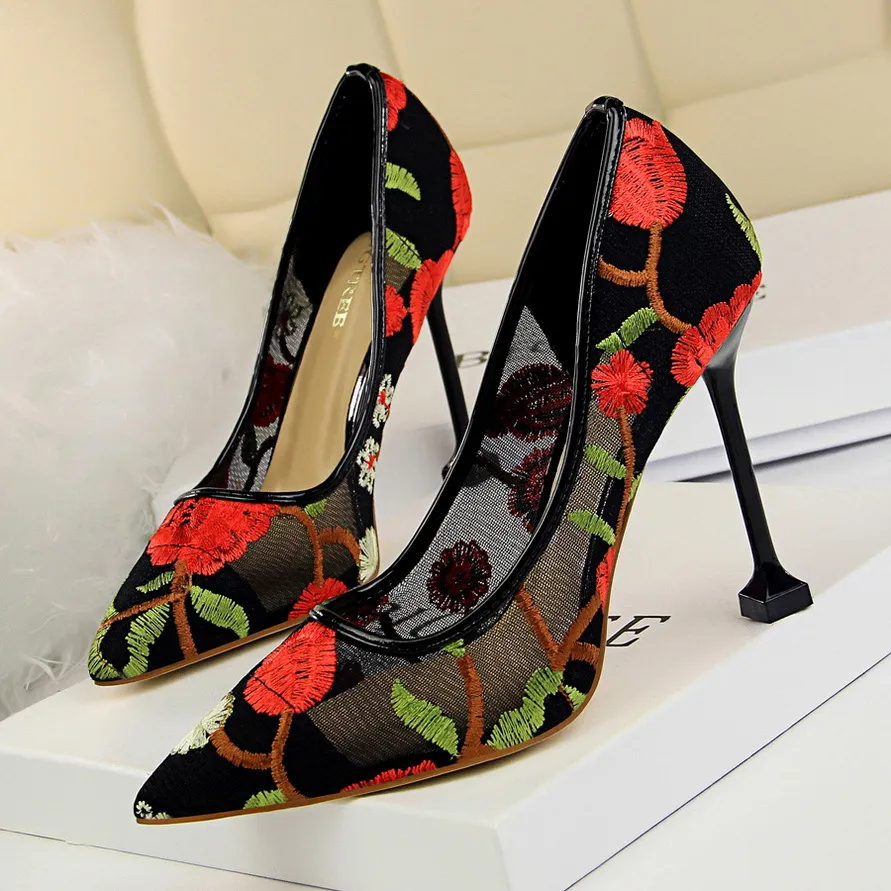 Scarpe tacco ricamato clearance