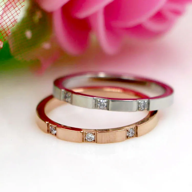 예쁜 결혼 반지 여성 간단한 링 컬러 실버 / 골드 보석 패션 고급 보석 3 CNC 모조 다이아몬드 반지